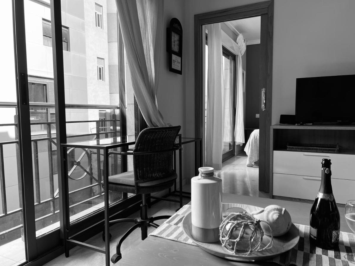 Upscale***las Canteras Beach***balcony Appartement